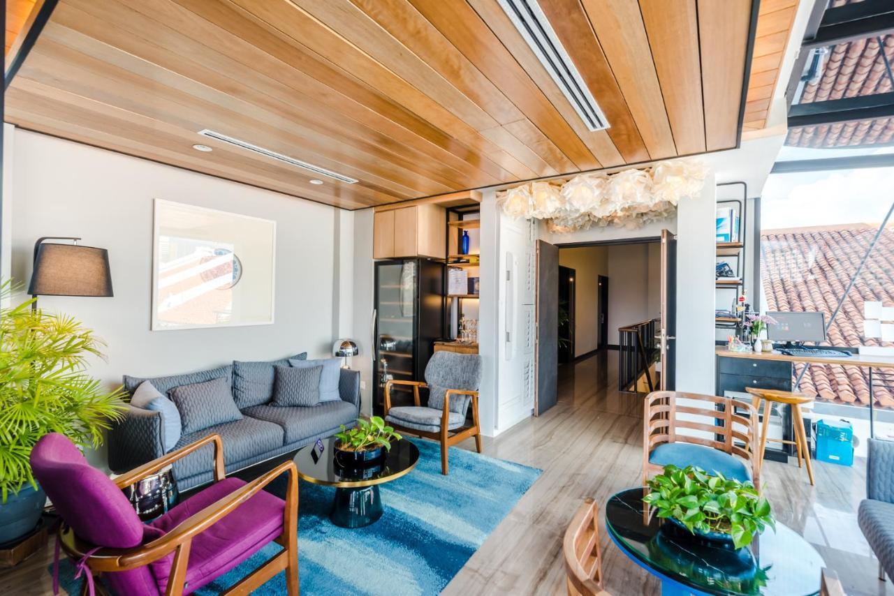 Tien Hotel Georgetown Extérieur photo